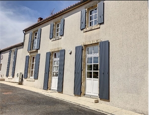 maison à la vente -   85200  FONTENAY LE COMTE, surface 120 m2 vente maison - UBI411435590